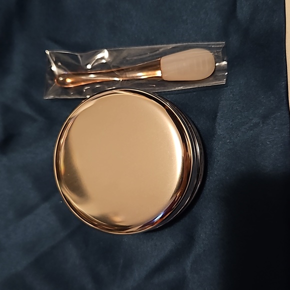 LA Mer The lip 💋 Polish - Picture 4 of 5